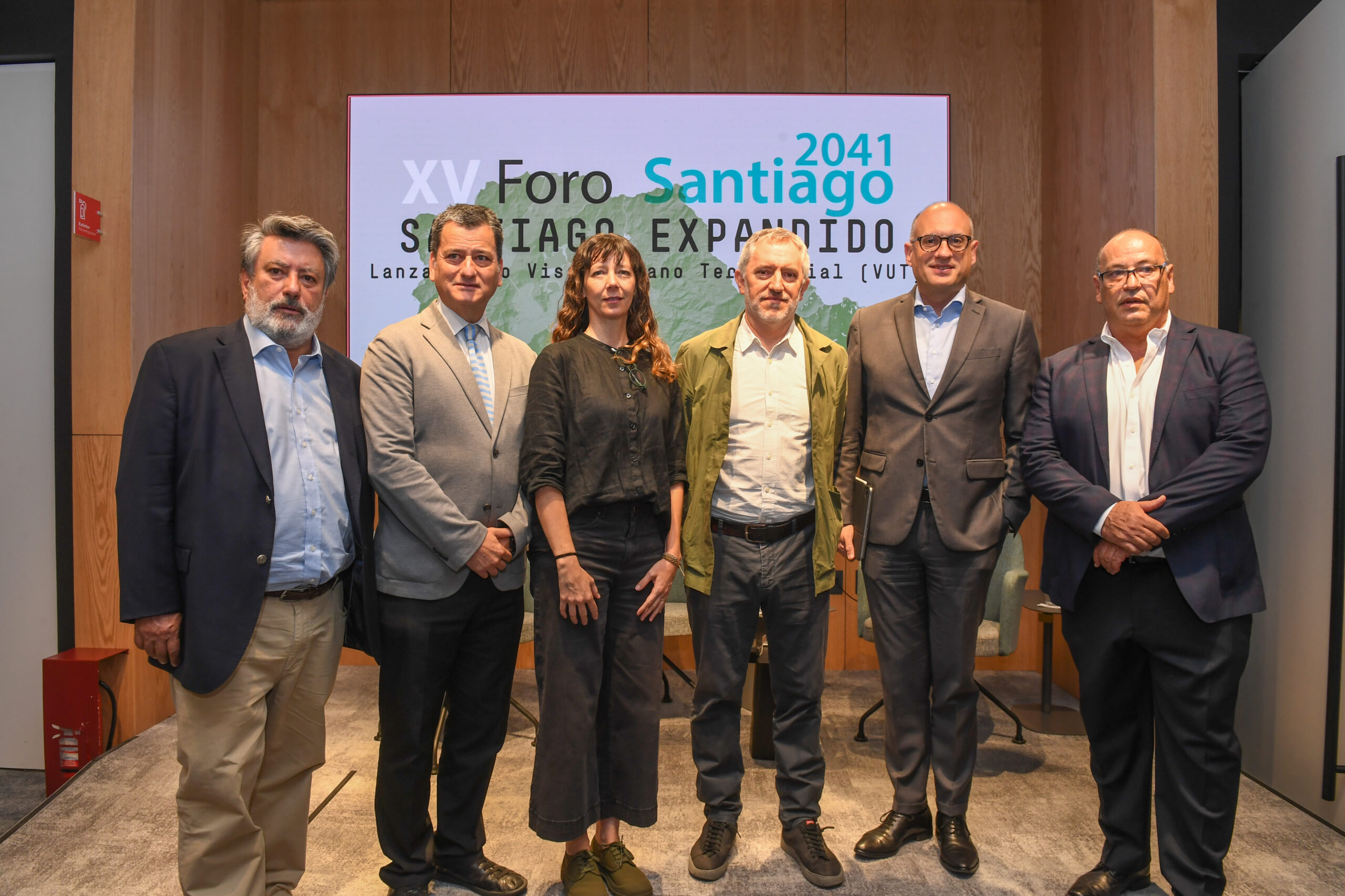 Revisa aquí los detalles del reciente lanzamiento del Visor Urbano Territorial en el marco del foro Santiago 2041